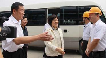 省委书记孙春兰、省长黄小晶莅临百瑞彩票9299碳业视察指导工作